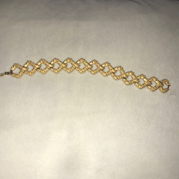 1960’s Vintage Crown Trifari Textured Gold Tone Bracelet - Picture 1 of 4